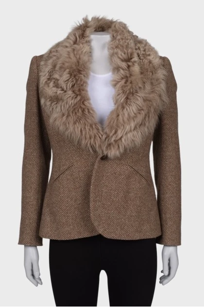 Jacket with fur on the lapels