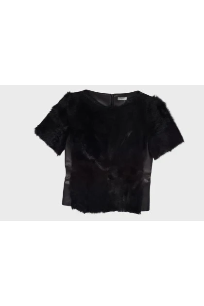 Leather T-shirt with fur