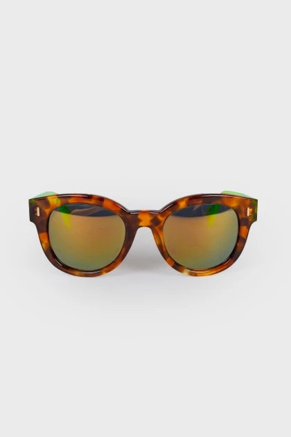 Sunglasses with neon temples