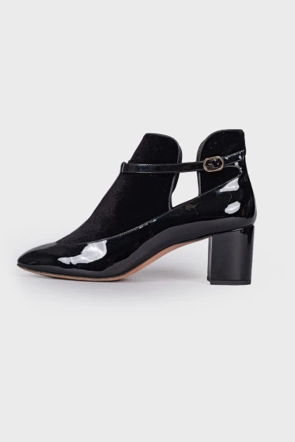 Combined heeled shoes