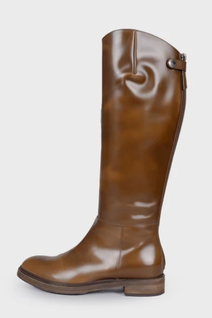 Leather boots with back zipper 