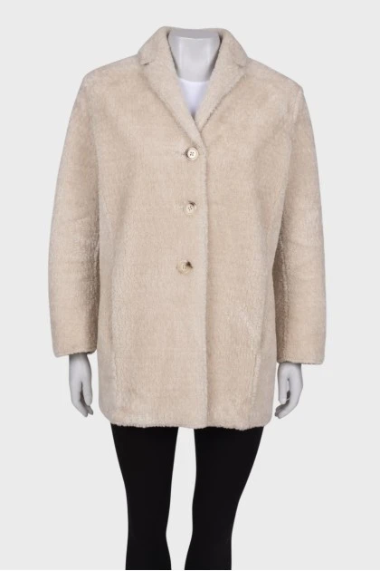 Buttoned milky fur coat