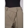 Pants with asymmetric closure