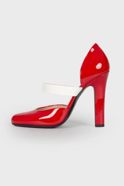 Patent red shoes