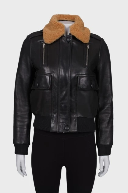 Leather jacket with fur collar
