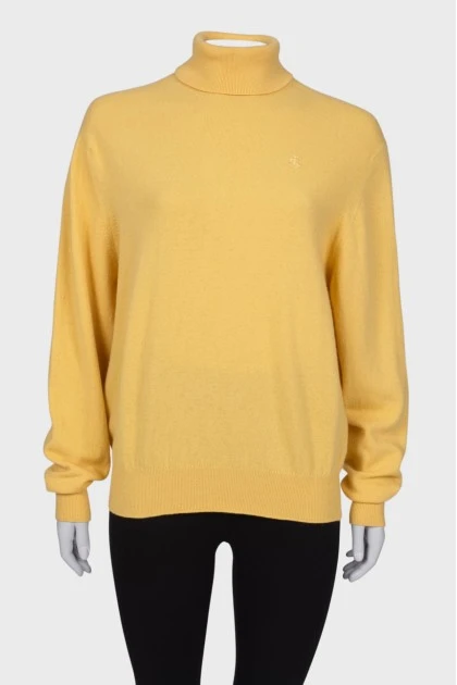 Wool yellow sweater