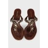 Leather slippers with beads