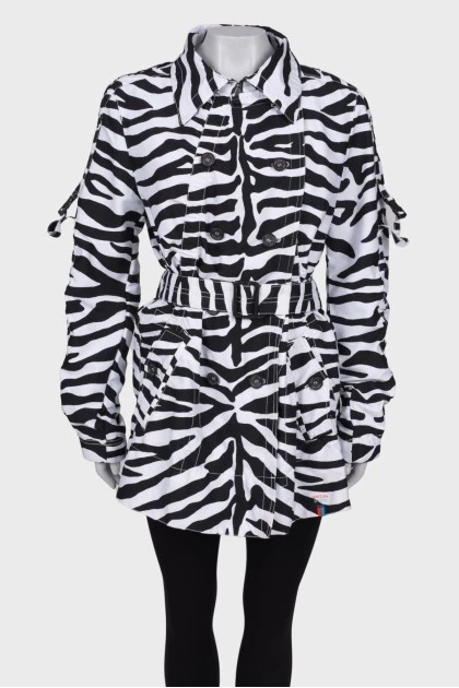 Black and white trench coat in animal print 