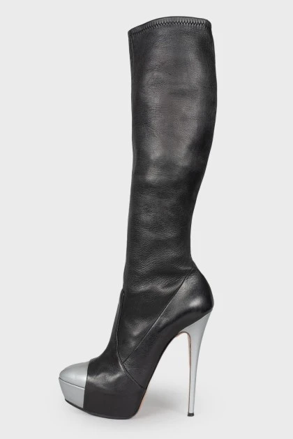 Leather boots with high heels