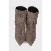 Pointed toecap suede ankle boots