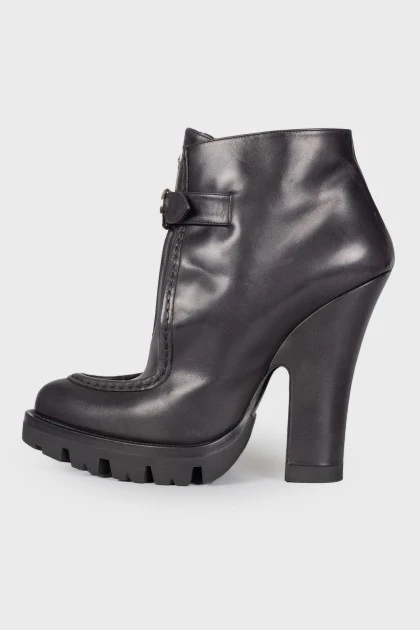 Leather ankle boots with silver hardware