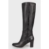 Medium heeled leather boots