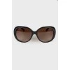 Sunglasses with two tone temple