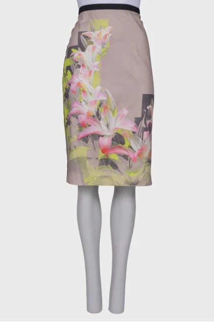 Beige skirt in floral print