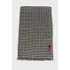 Scarf in houndstooth print