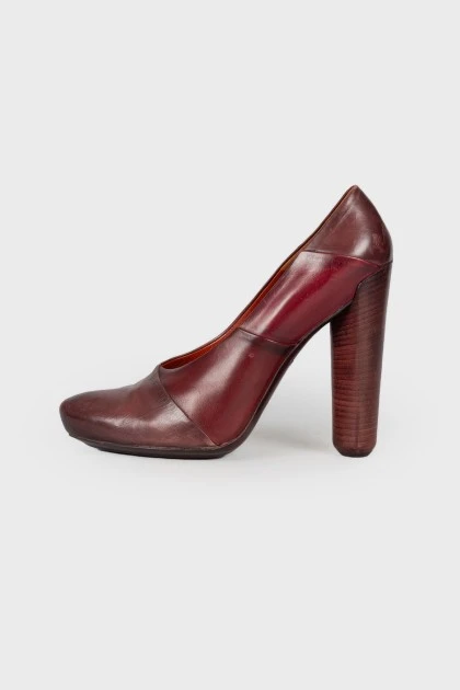 Maroon leather pumps