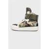 Sneakers in camouflage print