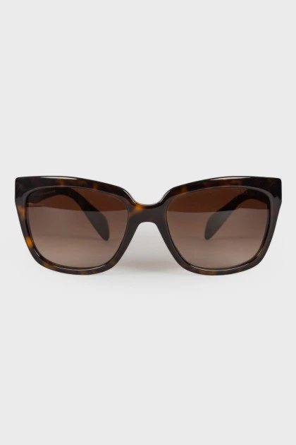 Dark brown sunglasses 