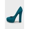Turquoise suede pumps