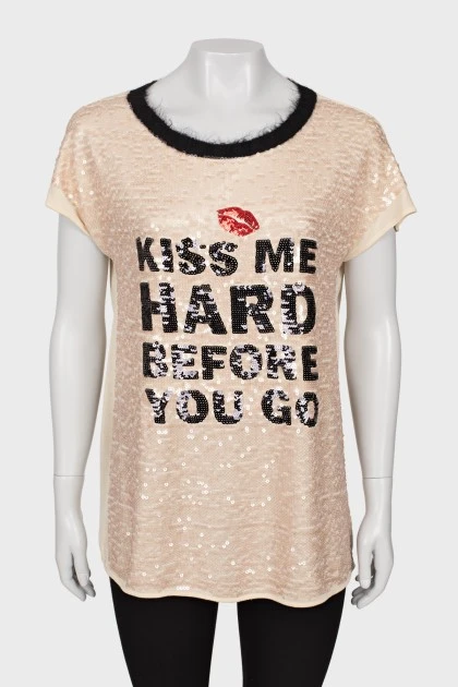 T-shirt decorated with sequins