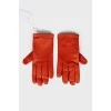 Leather gloves with tag