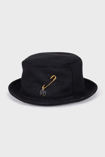 Wool panama hat with brooch