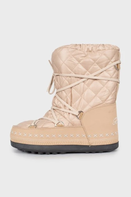 Quilted padded boots