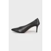 Black mid-heeled shoes