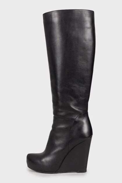 Leather boots with high wedges