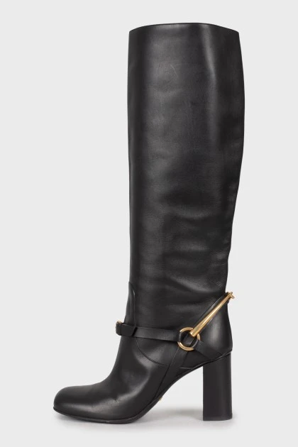 Leather boots with square toe