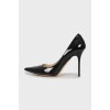 Patent pointed toe pumps