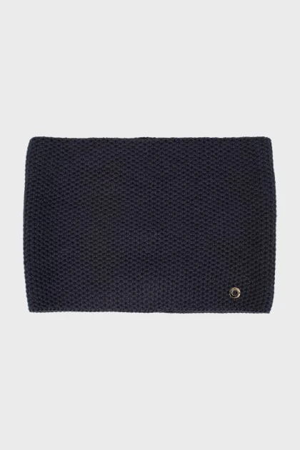 Knitted cashmere scarf