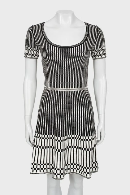 Black and white short sleeve dress