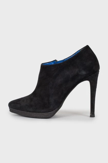 Suede ankle boots with zipper