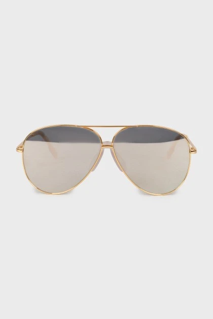 Aviator sunglasses with gold frame