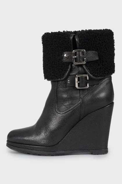 Insulated wedge boots