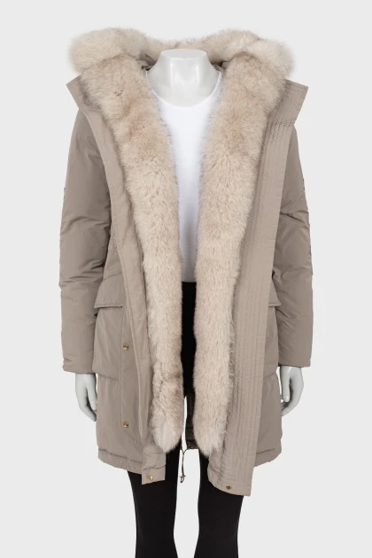 Fitted parka with fur