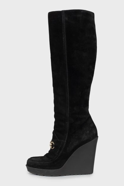 Suede wedge boots with silver decoration