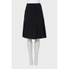 Black loose skirt