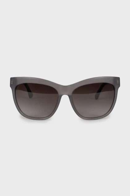 Matte frame sunglasses