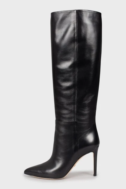 Leather boots with pointed toe