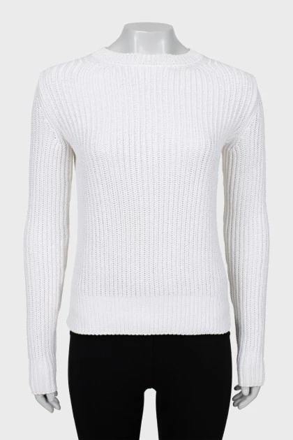 Knitted sweater cropped at the back
