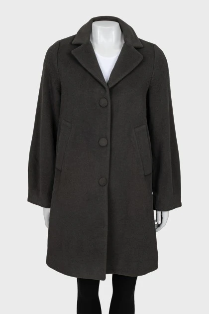 Loose fit coat with buttons