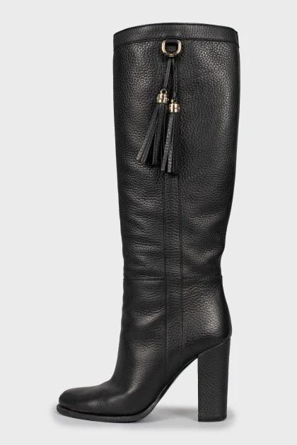 Boots with embossed leather