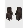 Leather gloves with seams facing out