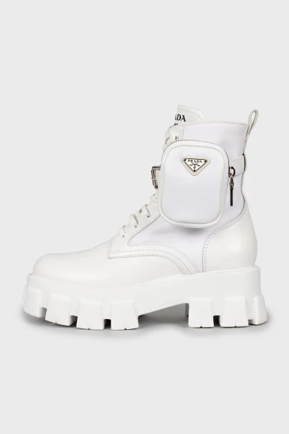 White boots Monolith