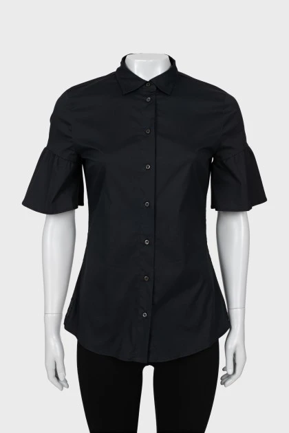 Black short sleeve shirt