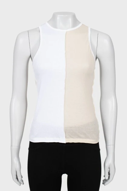 Two-tone T-shirt with seams facing out