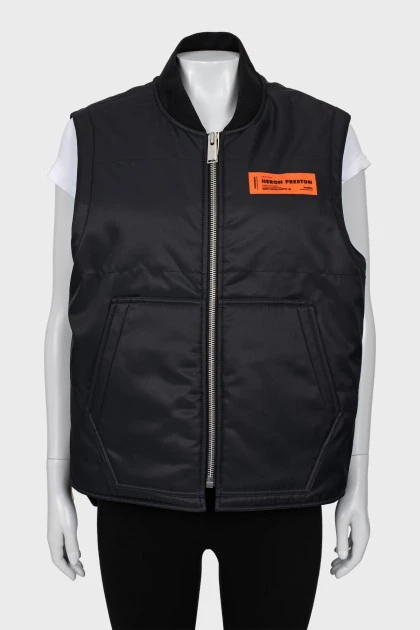 Zip vest with tag