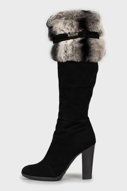 Suede boots with fur